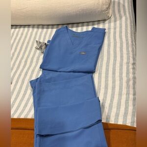 Figs Women’s Ceil Colored Scrub Set